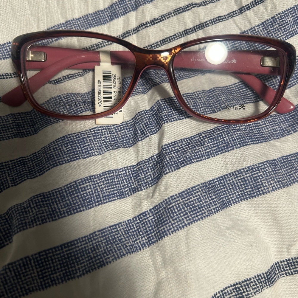 New Gucci eyeglasses with tags